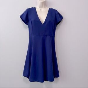Wilfred Aritzia Blue V-Neck Short Sleeve Dress Size 6